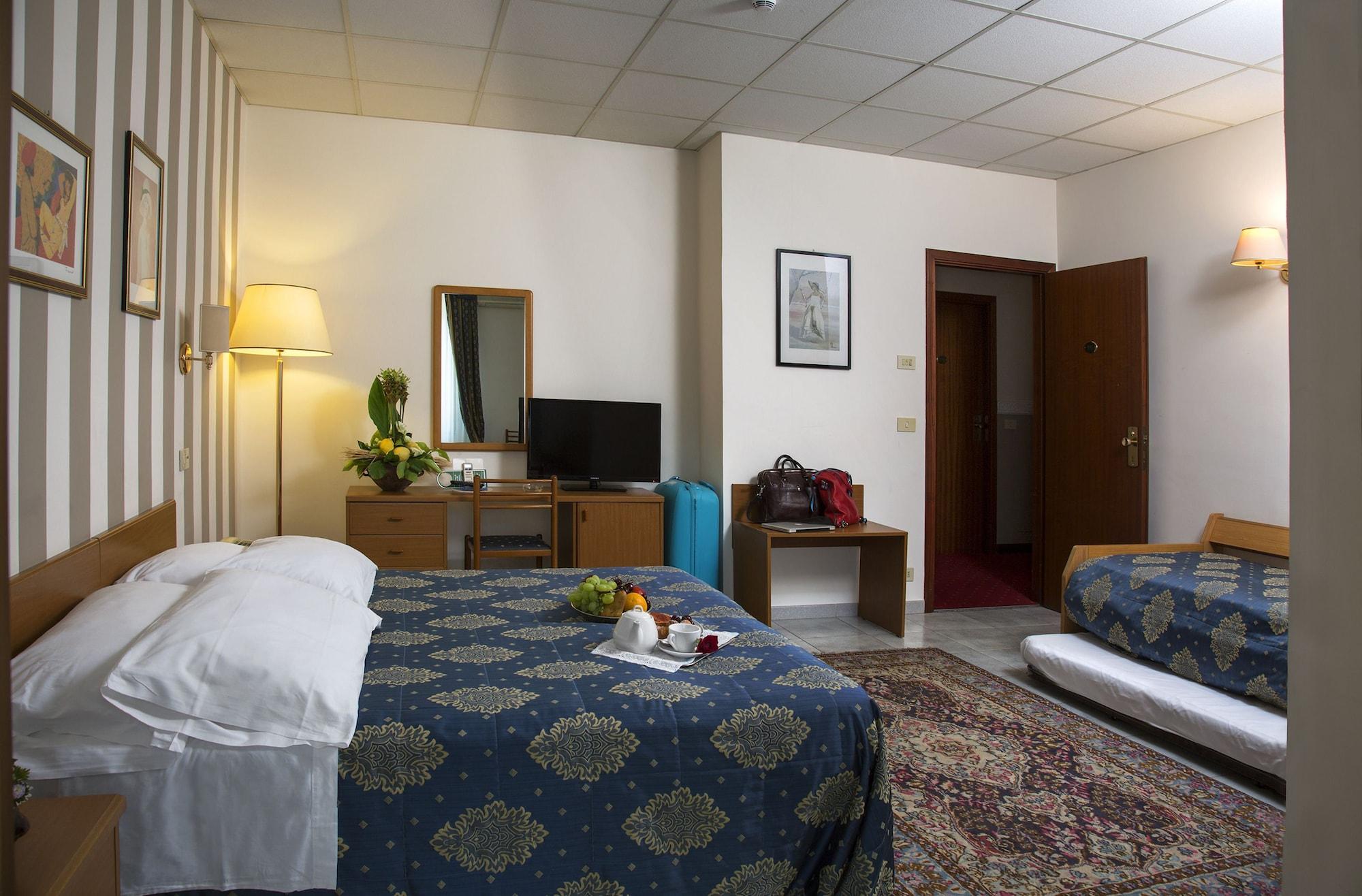 Hotel Redebora Torregrotta Exteriér fotografie